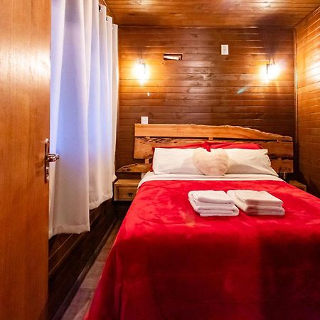 Casas Rainha Da Serra 02 Dorm Casal E Cozinha Урубиси Экстерьер фото